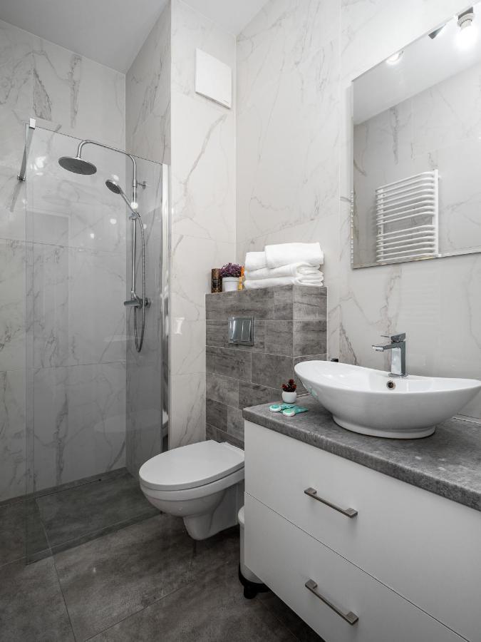 Apartament Ks Wola Prymasa 407 Lägenhet Warszawa Exteriör bild